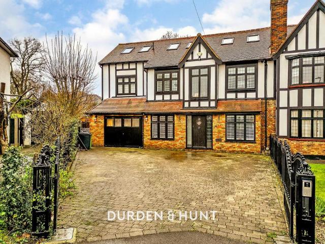 House for sale in Gidea Park, Greater London