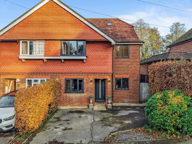 House for sale in Tattenham Corner, Red Hill