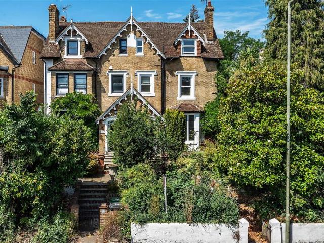 House for sale in Pachesham Park, Surrey