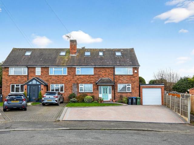 House for sale in Green Close, Warwickshire