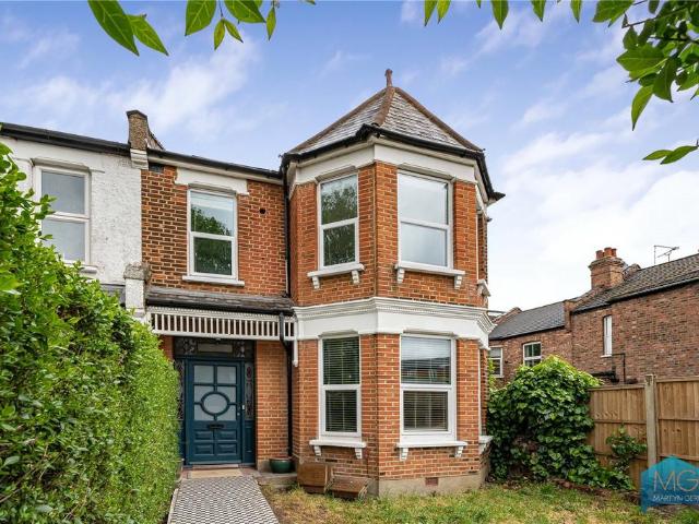 House for sale in Muswell Hill, Greater London