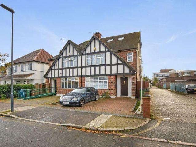 House for sale in Lane, Greater London