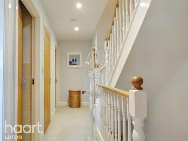 House for sale in Spring Park, Luton