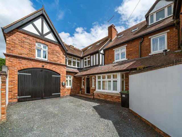 House for sale in Bromsgrove, Worcestershire