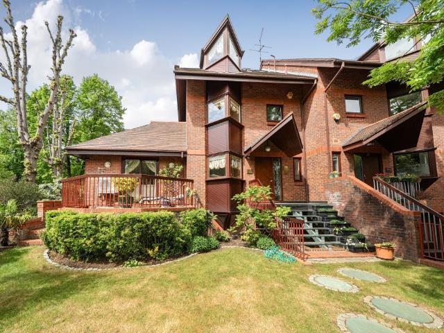 House for sale in Greater London