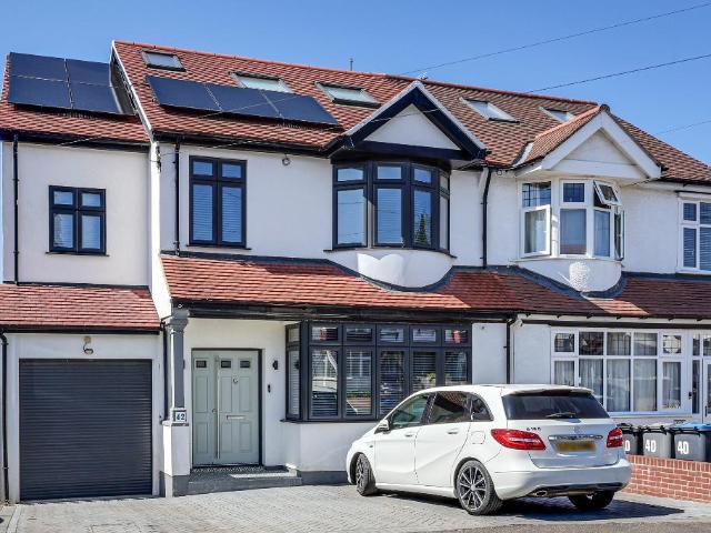 House for sale in London Borough of Croydon, Purley