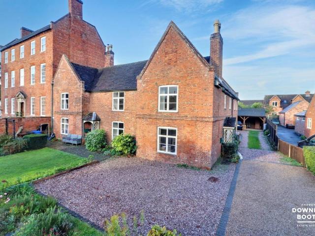 House for sale in Yoxall, East Staffordshire