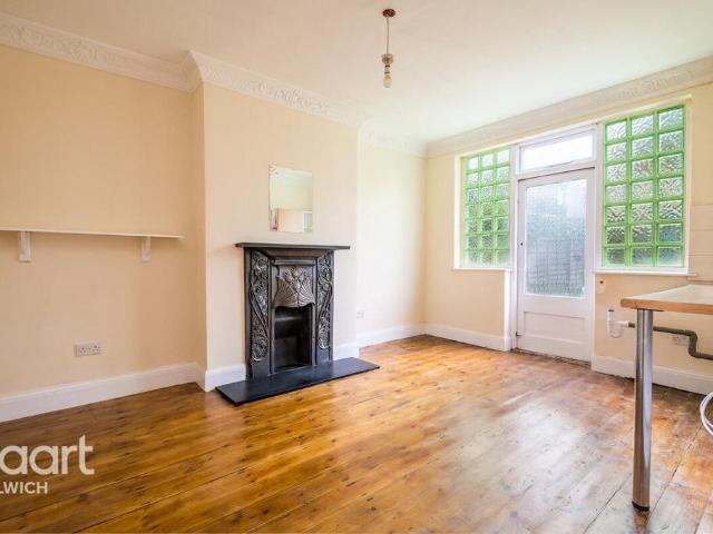 House for sale in Nunhead, Greater London