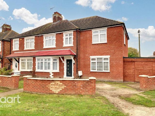 House for sale in Dale Hill, Essex