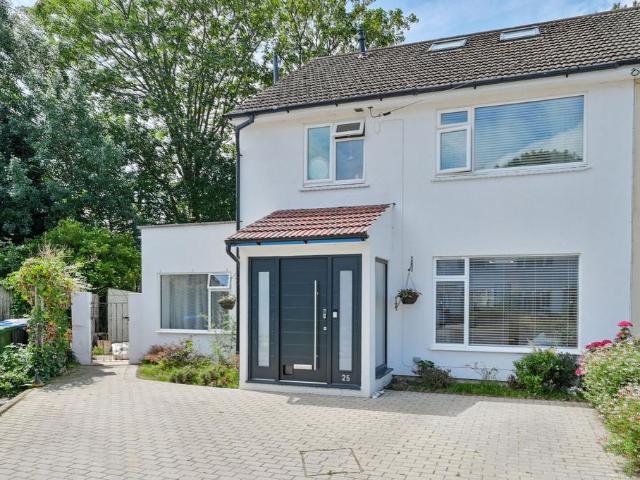 House for sale in New Malden, Greater London