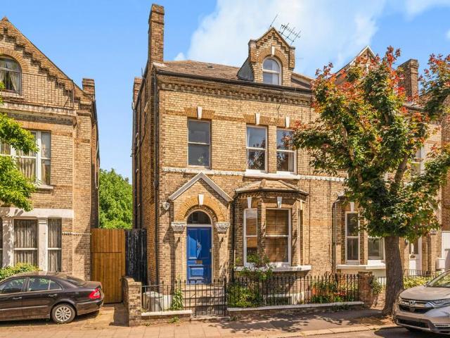 House for sale in Putney, Greater London