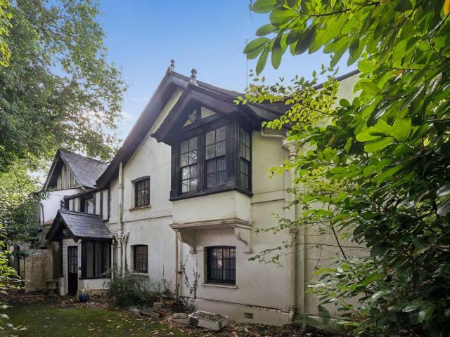 House for sale in Beaconsfield, Penn Bottom