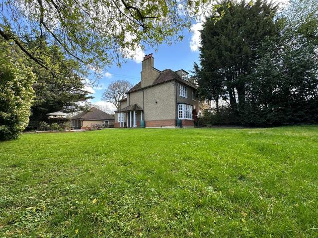 House for sale in South Mimms, Hertsmere