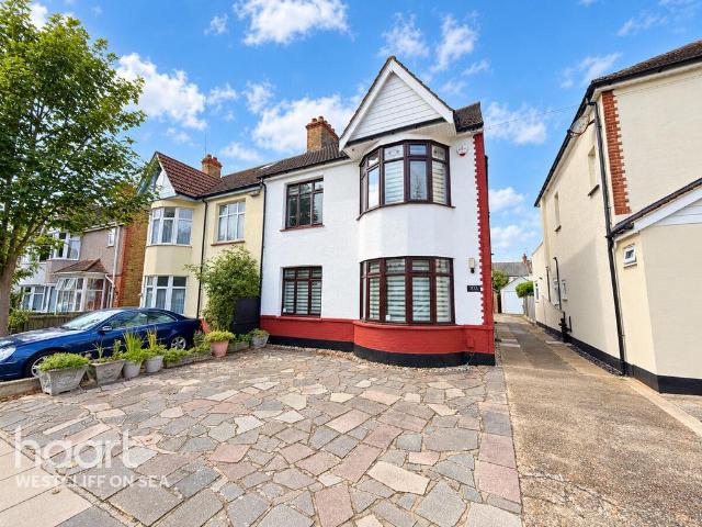 House for sale in Kursaal Estate, Southend-on-Sea