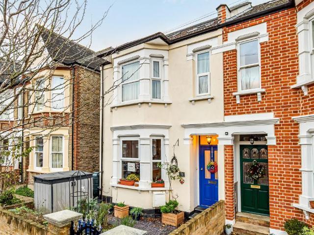 House for sale in London Borough of Ealing, Hanwell
