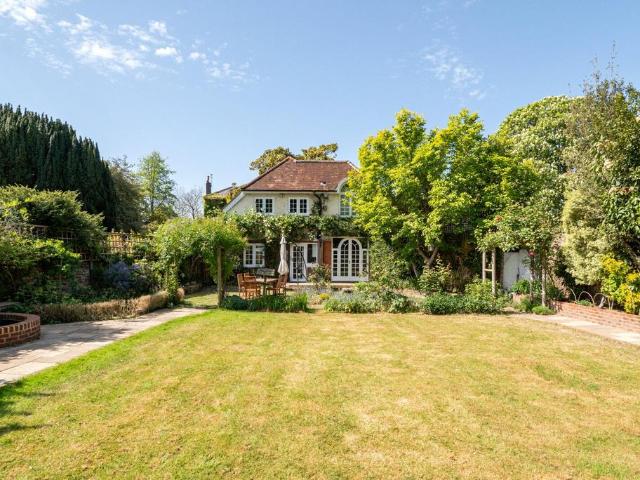 House for sale in Lower Halliford, Surrey