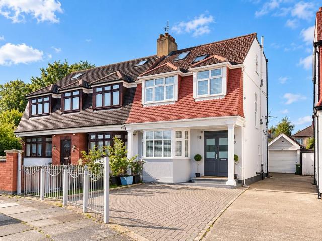 House for sale in London Borough of Redbridge, Greater London