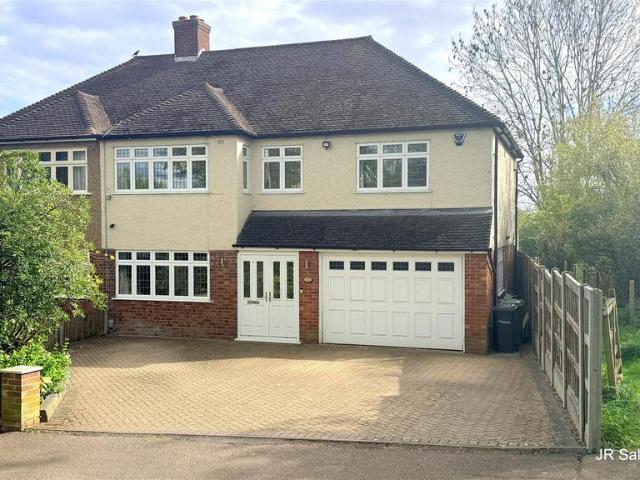 House for sale in Goffs Oak, Broxbourne