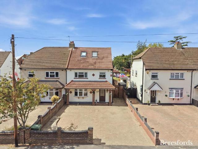 House for sale in Gidea Park, Greater London