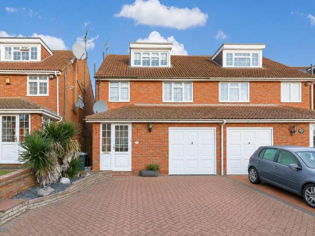 House for sale in Batchworth, Hertfordshire
