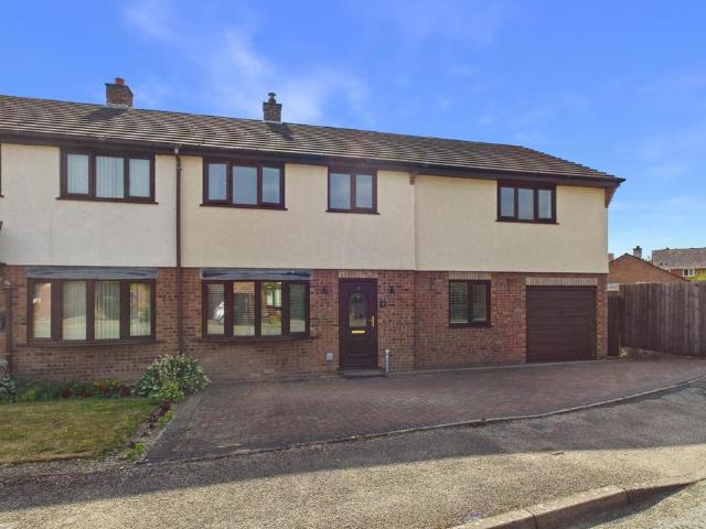House for sale in Guilsfield