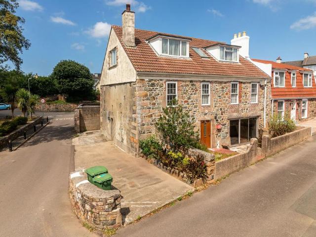 House for sale in Hornsey, Greater London