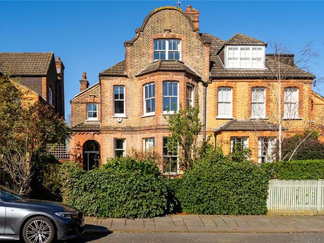 House for sale in Streatham Hill, Greater London