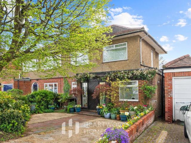 House for sale in Five Acres, Hertfordshire