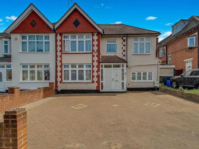 House for sale in Greater London