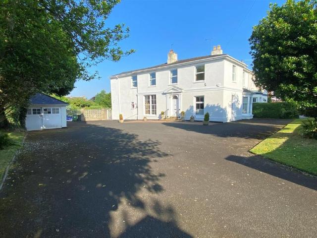 House for sale in Stourbridge, West Midlands