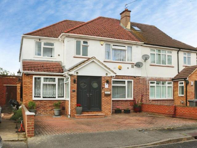 House for sale in Colnbrook, Slough