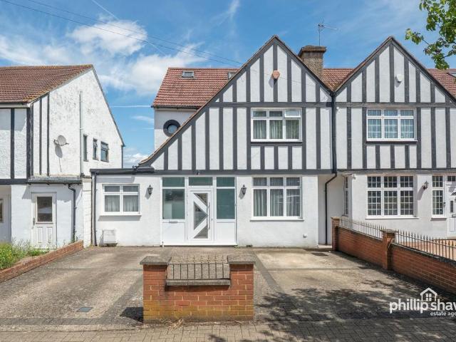 House for sale in Kenton, Greater London