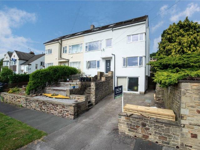 House for sale in Crossflatts, West Yorkshire