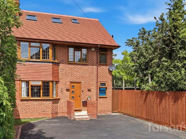 House for sale in Navestock Side, Essex