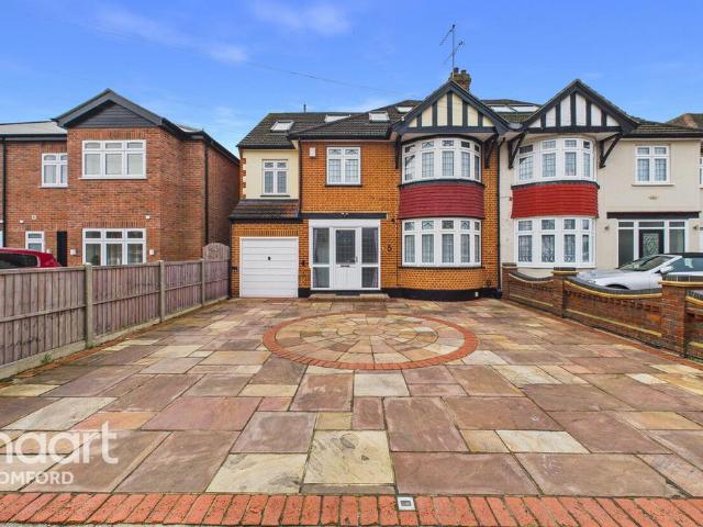 House for sale in Gidea Park, Greater London