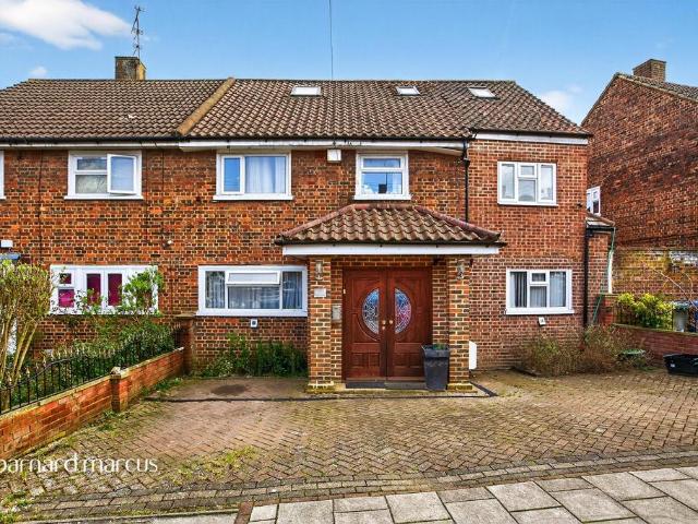 House for sale in Colney Hatch, Greater London
