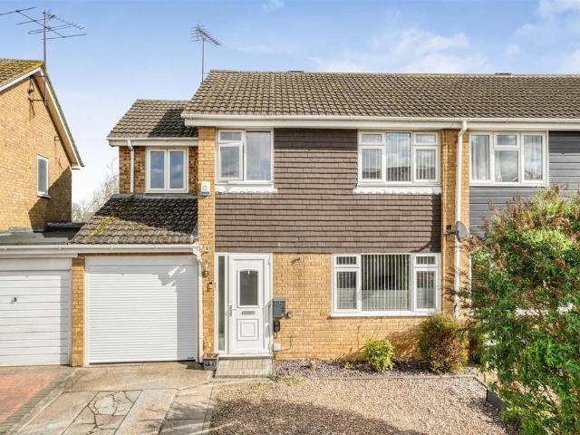 House for sale in Poets Estate, Newport Pagnell