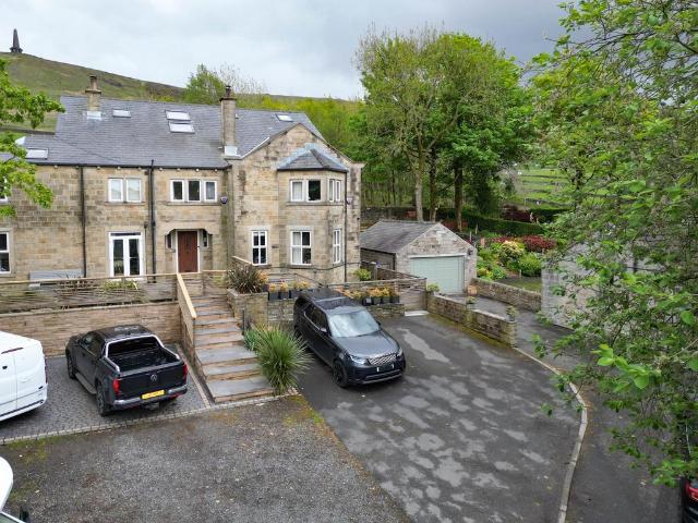 House for sale in Todmorden, West Yorkshire