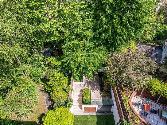 House for sale in Belsize Park, Greater London