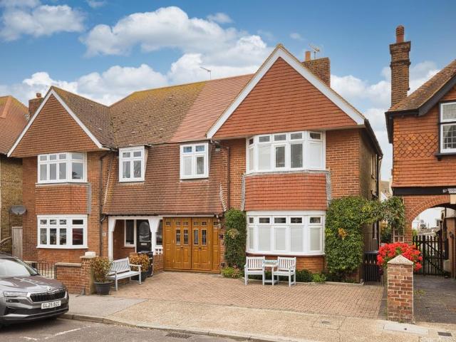 House for sale in Dumpton Gap, Acol