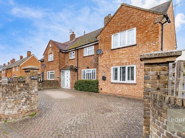 House for sale in Upper Halling