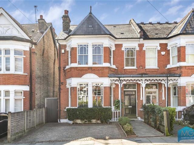 House for sale in Winchmore Hill, Edmonton