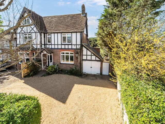 House for sale in Southlea, Datchet