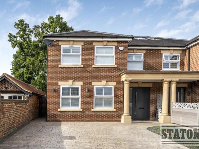House for sale in Greater London