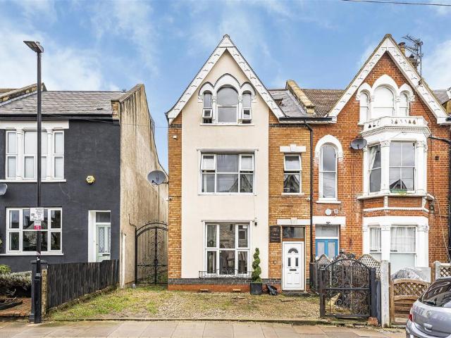 House for sale in Greater London