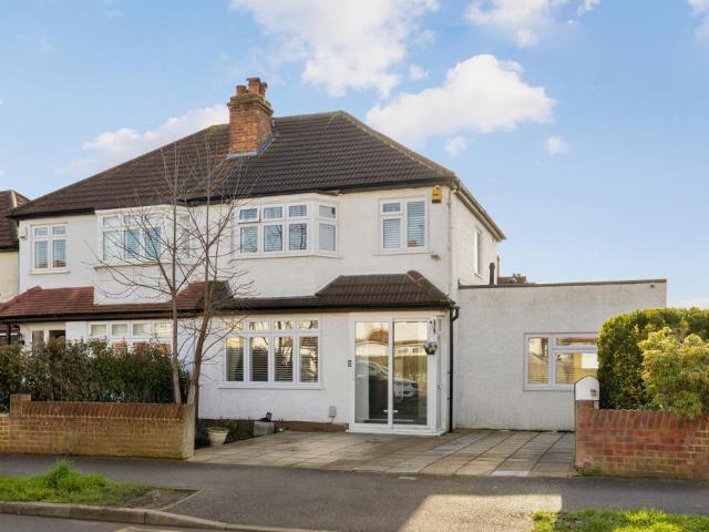 House for sale in Tolworth, Greater London