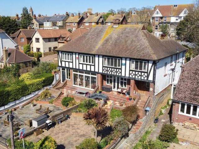 House for sale in Cliftonville West, Acol