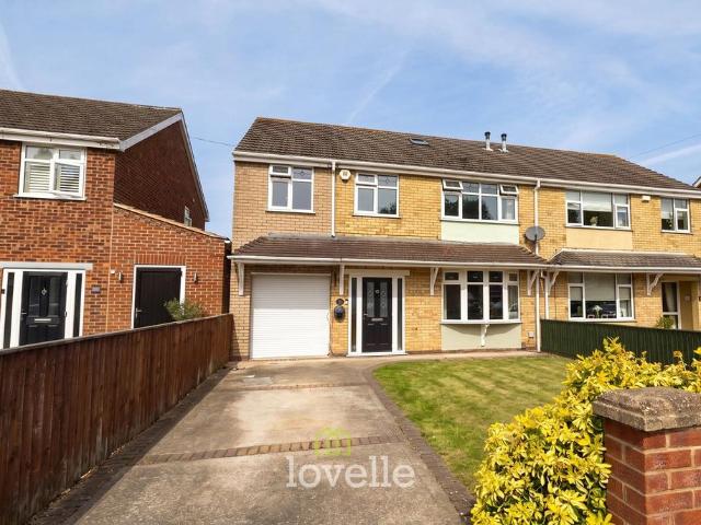 House for sale in Wybers Wood