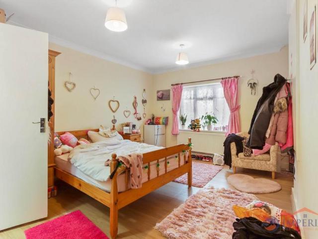 House for sale in Hayes, Greater London