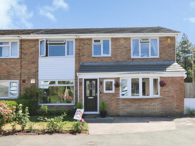 House for sale in Llantrisant, Wales
